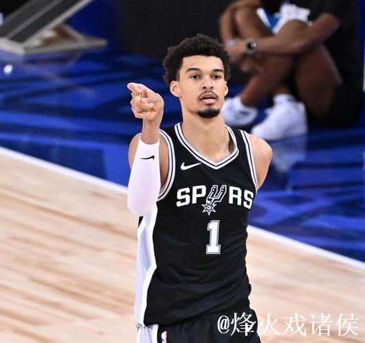 文班缺席马刺击败雷霆 独行侠狂胜鹈鹕豪取3连胜 文班缺席马刺击败雷霆 独行侠狂胜鹈鹕豪取3连胜