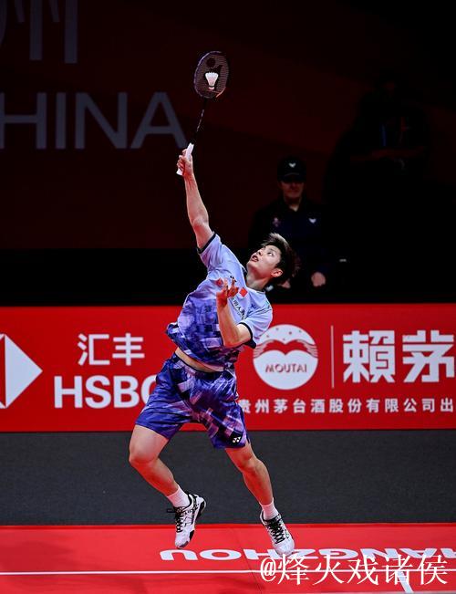 世界羽联总决赛:石宇奇两局完胜昆拉武特晋级决赛 世界羽联总决赛:石宇奇两局完胜昆拉武特晋级决赛